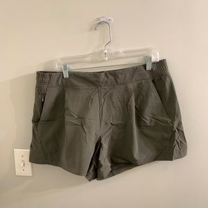 Athleta: Textured Brooklyn Olive Short